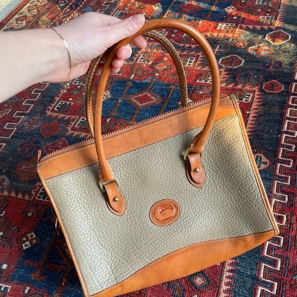 Dooney & Bourke all weather, leather purse - Picture 2 of 5